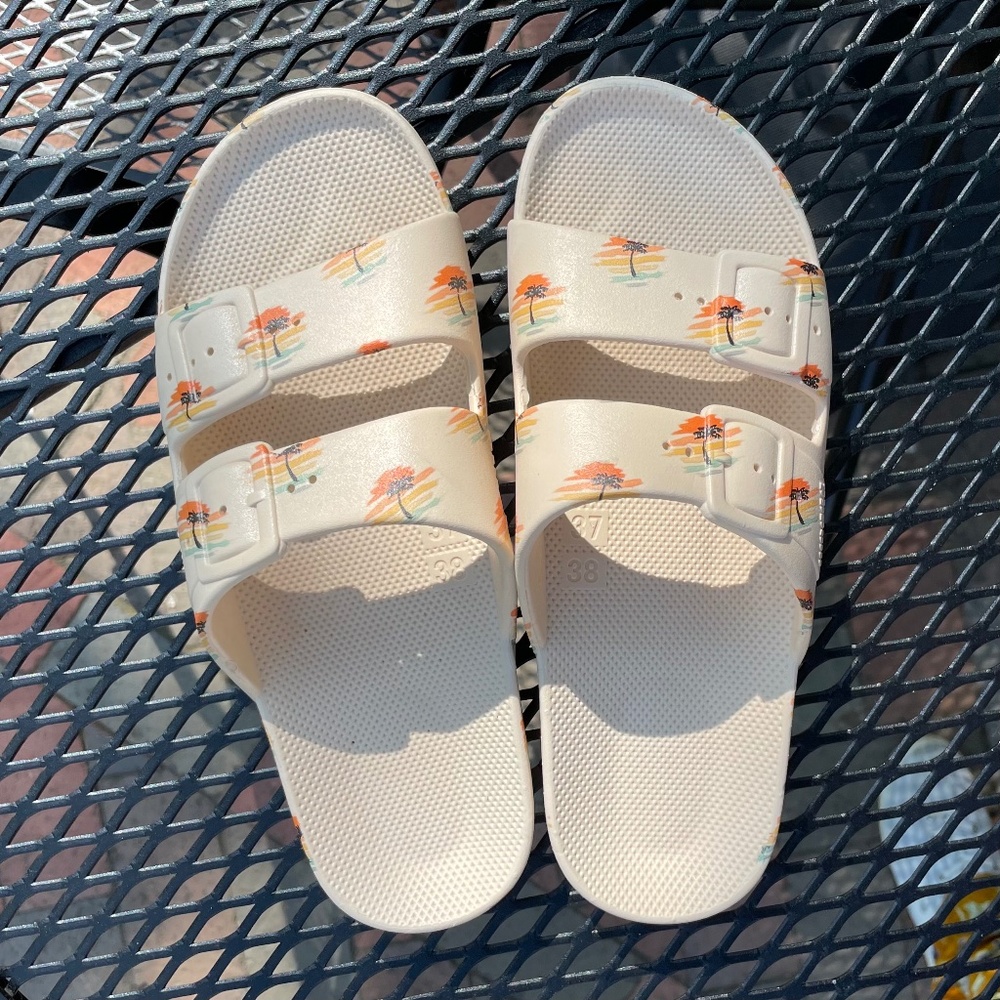Freedom Moses Tropical Print Slides